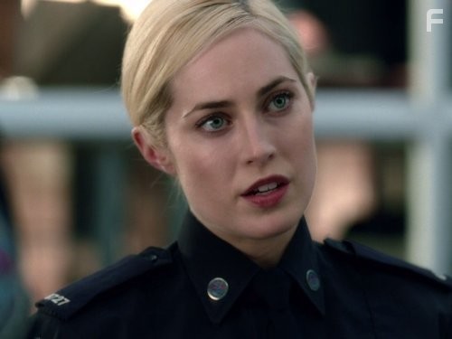 Charlotte Sullivan in Копы-новобранцы (2010)