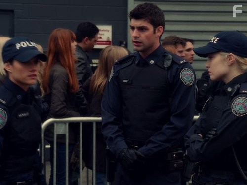 Charlotte Sullivan, Missy Peregrym, and Travis Milne in Копы-новобранцы (2010)