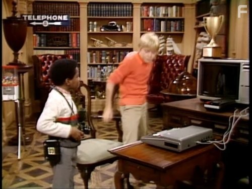 Ricky Schroder and Gary Coleman in Серебряные ложки (1982)