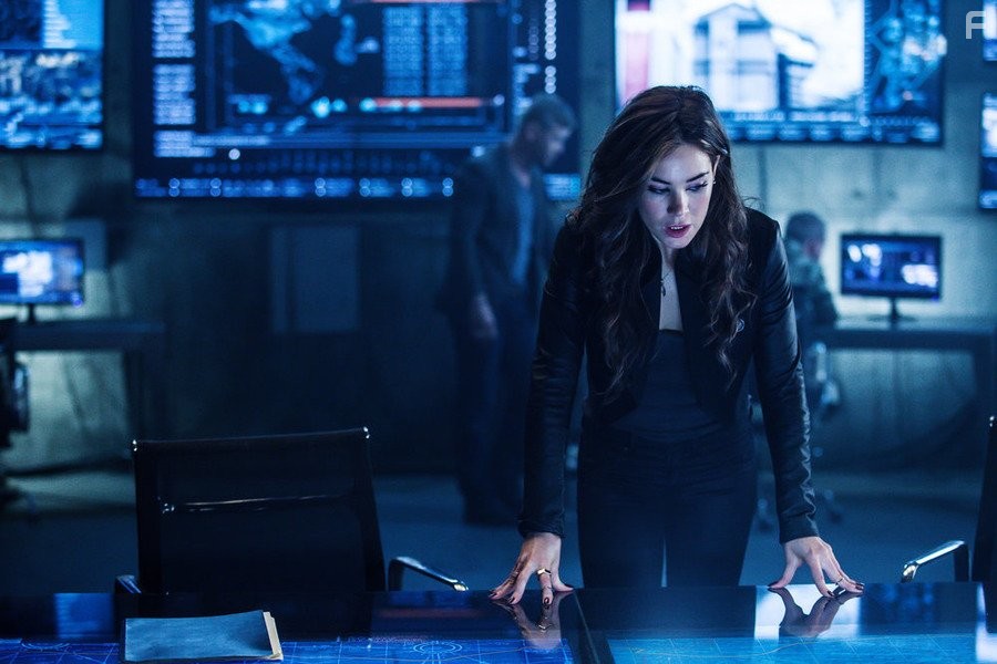 Roxanne McKee in Доминион (2014)