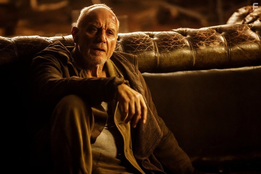 Alan Dale in Доминион (2014)