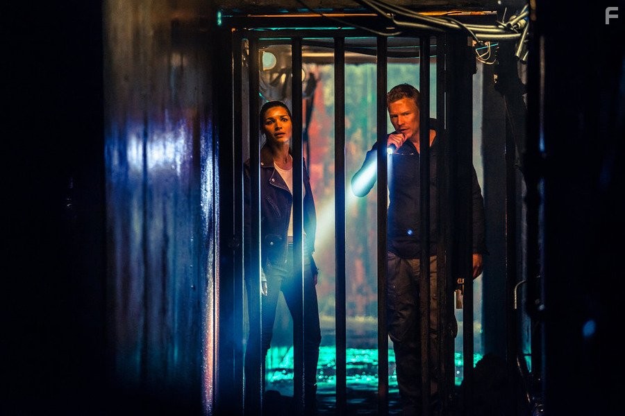 Christopher Egan and Kim Engelbrecht in Доминион (2014)