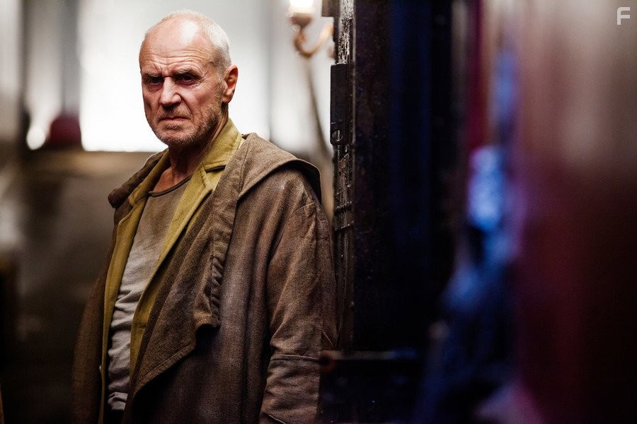 Alan Dale in Доминион (2014)