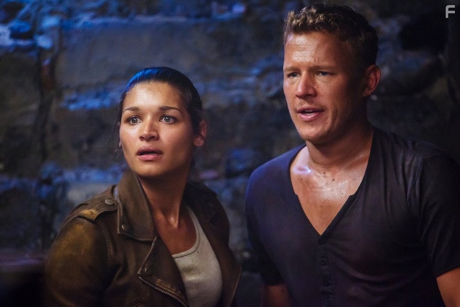 Christopher Egan in Доминион (2014)