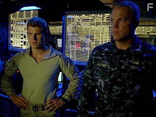 Adam Baldwin and Travis Van Winkle in Последний корабль (2014)