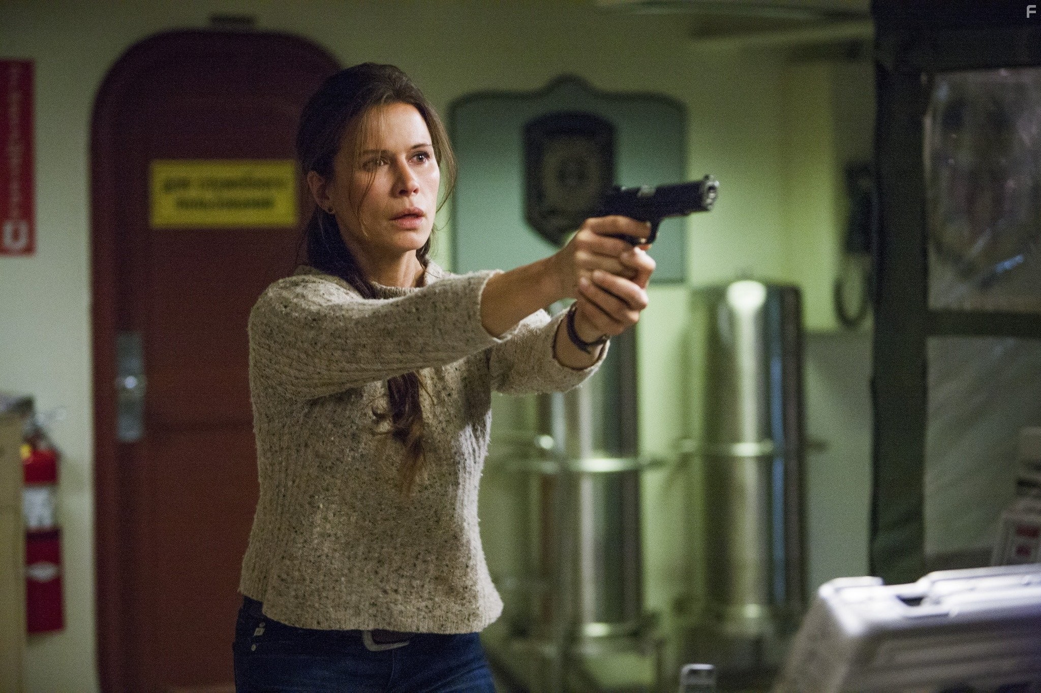 Rhona Mitra in Последний корабль (2014)