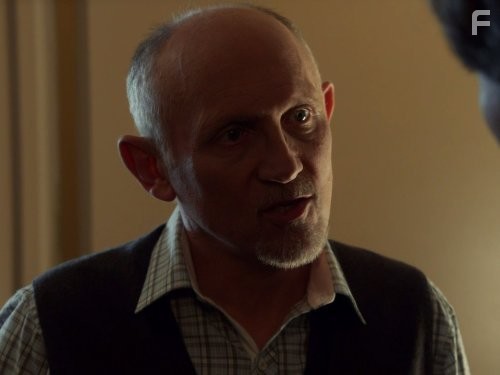 Armin Shimerman in Восприятие (2012)