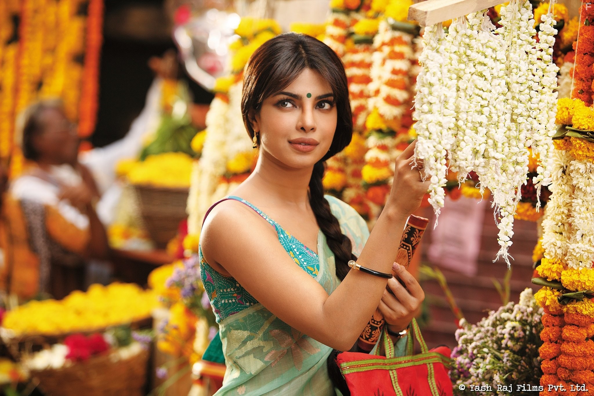 Priyanka Chopra in Вне закона (2014)