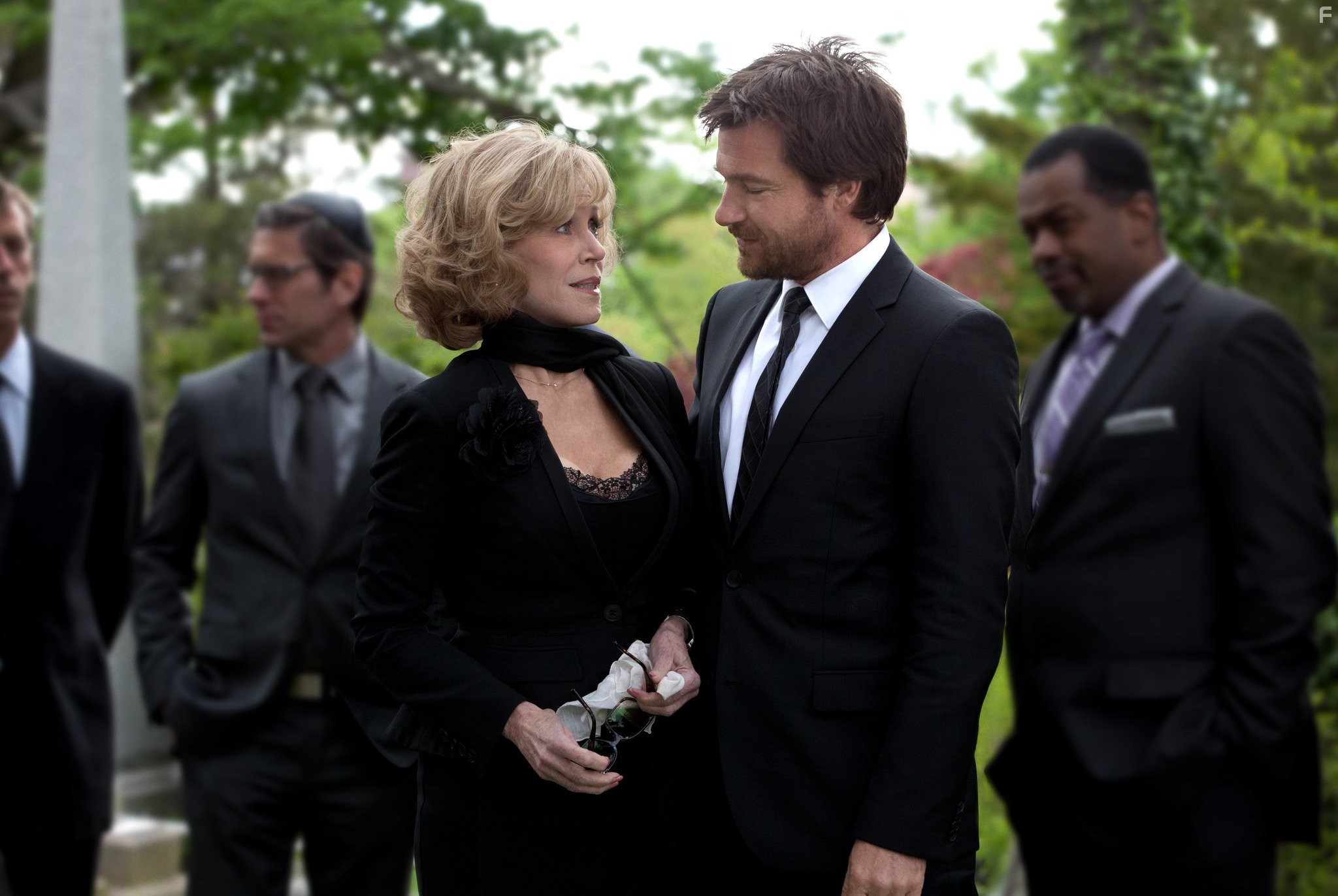 Jane Fonda and Jason Bateman in Дальше живите сами (2014)