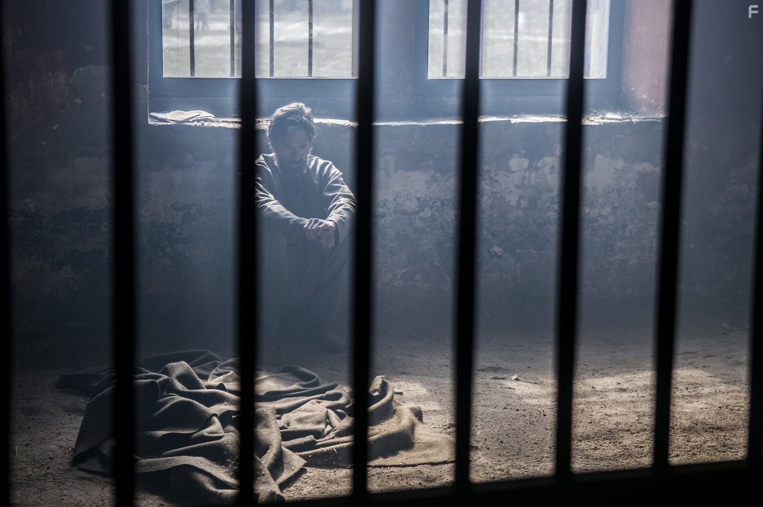 Adam Rayner in Тиран (2014)