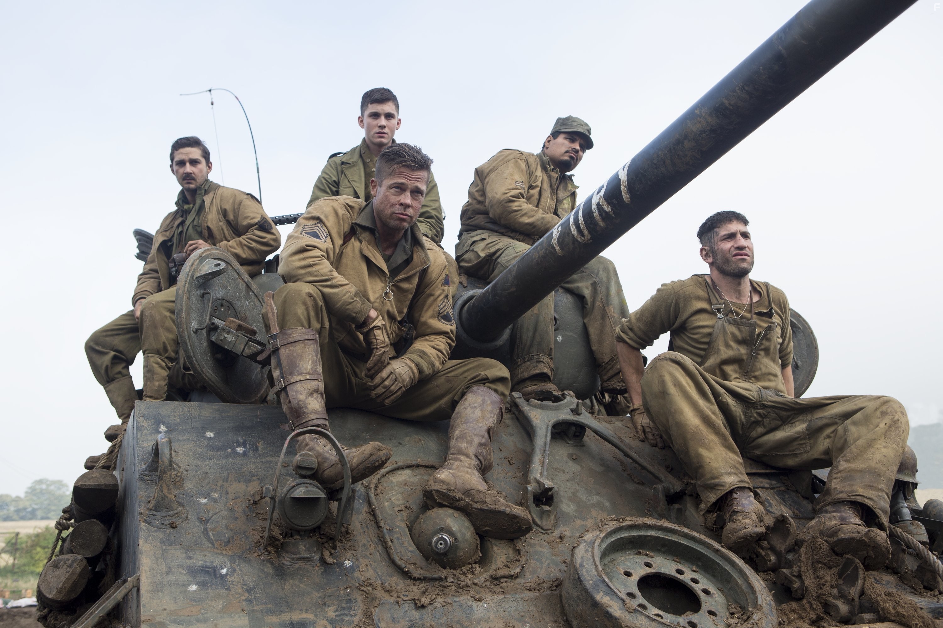 Brad Pitt, Shia LaBeouf, Logan Lerman, Michael Pe?a, and Jon Bernthal in Ярость (2014)