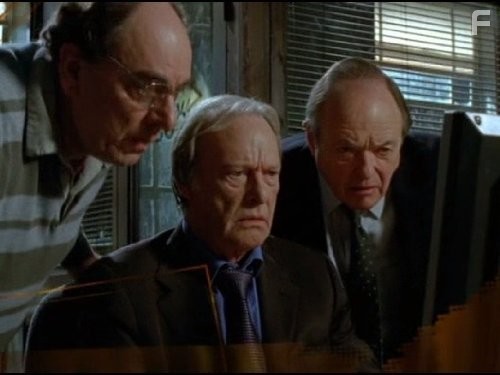 Alun Armstrong in Новые уловки (2003)