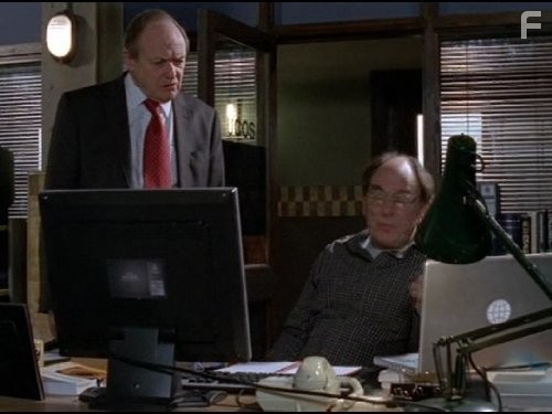 Alun Armstrong and James Bolam in Новые уловки (2003)