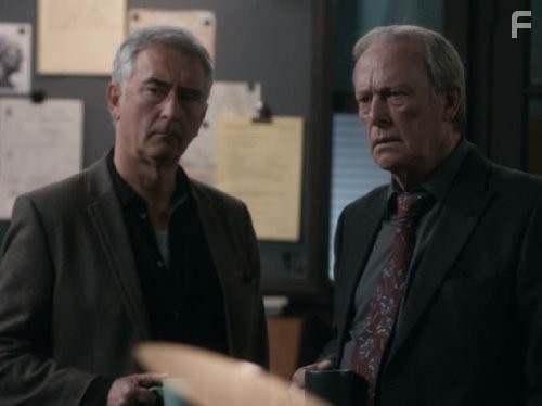 Denis Lawson and Dennis Waterman in Новые уловки (2003)