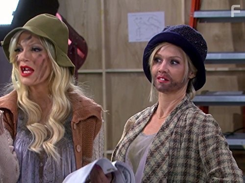 Mystery Girls (2014)