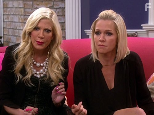 Mystery Girls (2014)