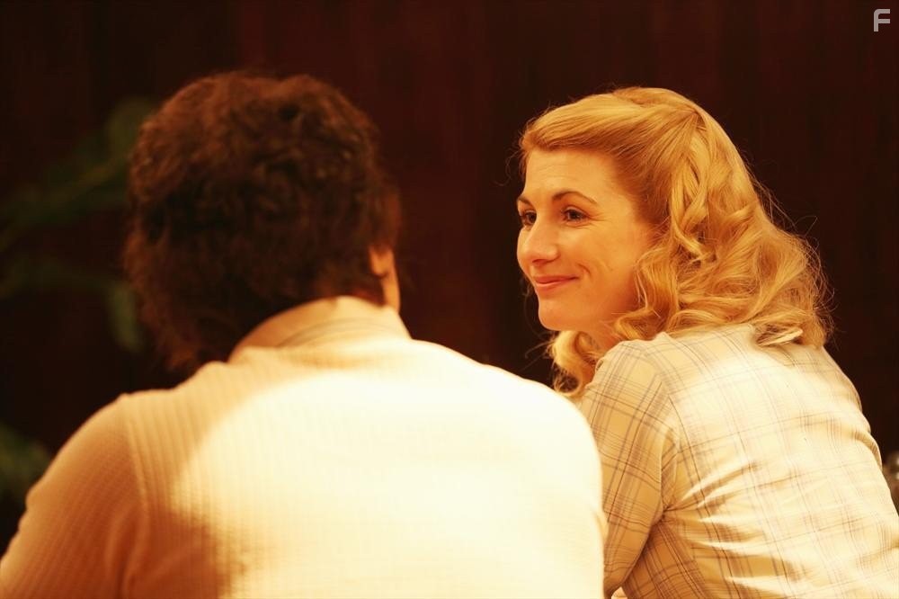 Jodie Whittaker in Активы (2014)