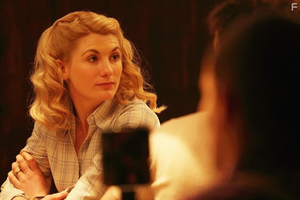 Jodie Whittaker in Активы (2014)