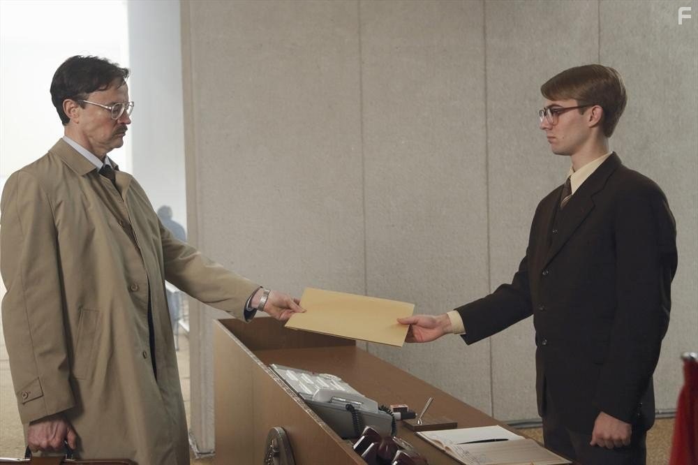 Paul Rhys in Активы (2014)