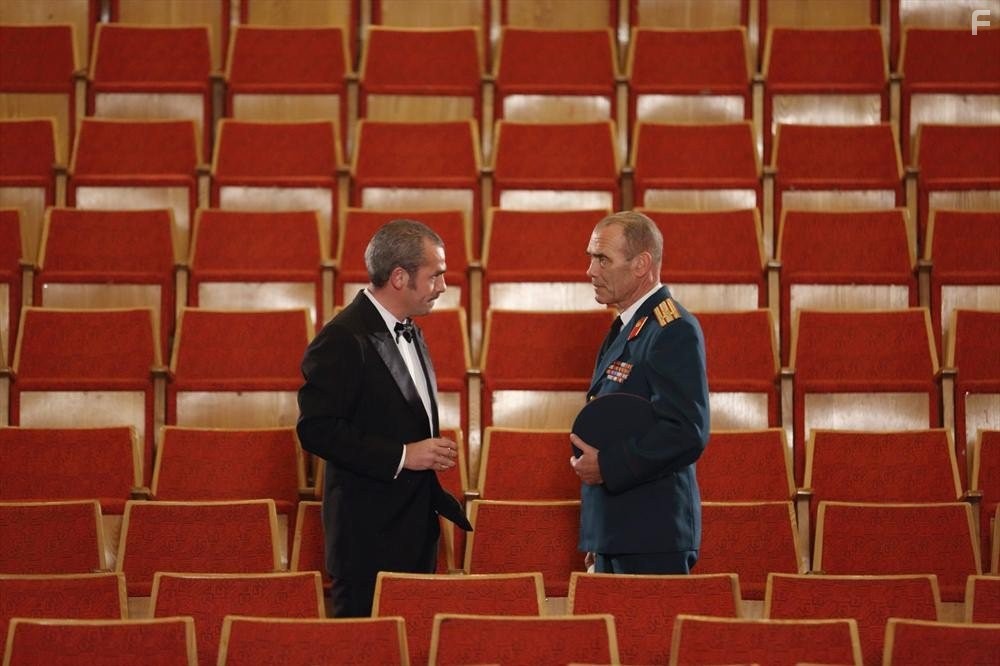 Peter Guinness in Активы (2014)