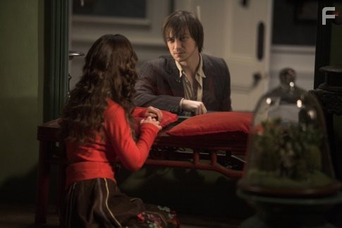 Christina Ricci and James McAvoy in Пенелопа (2006)