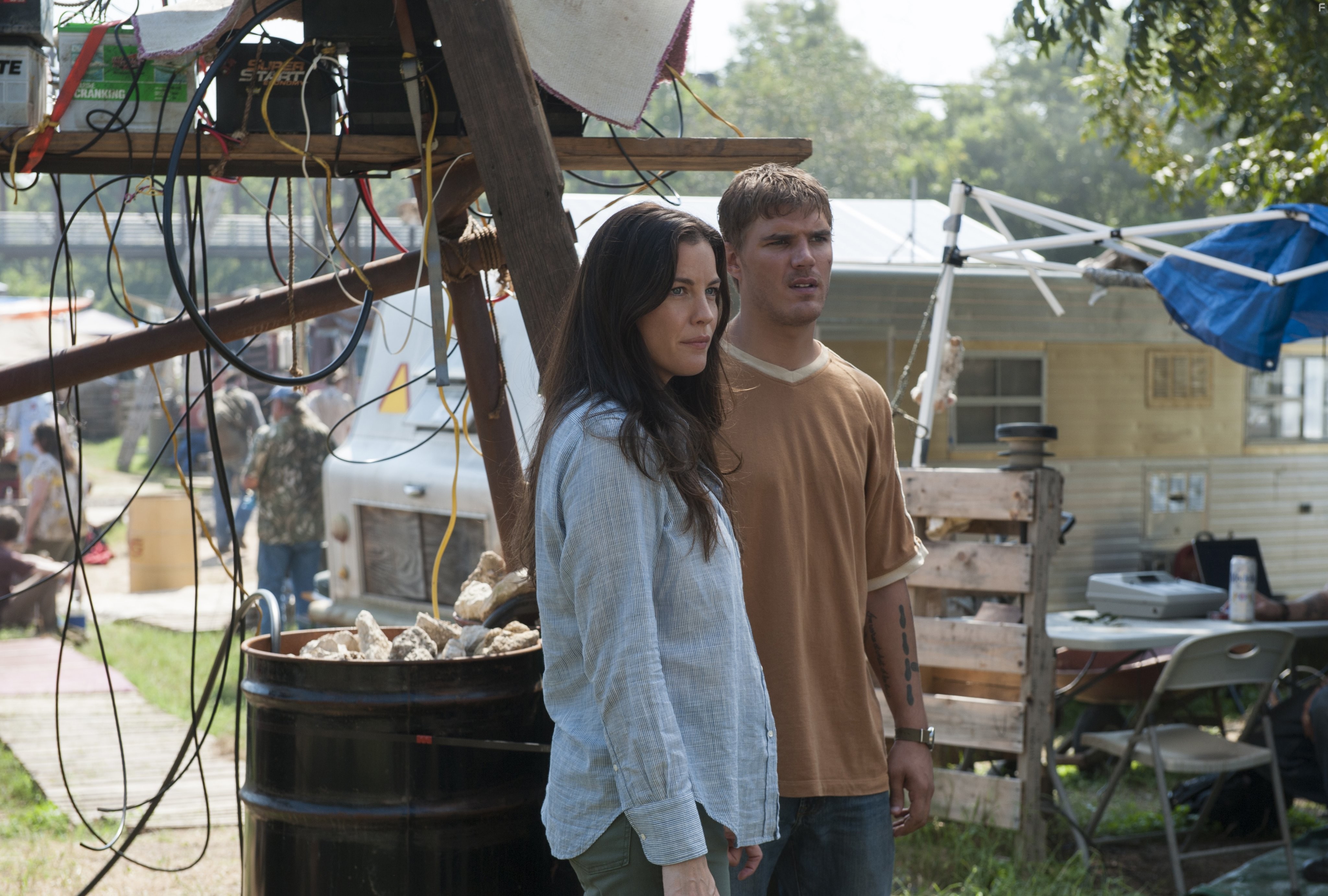 Liv Tyler and Chris Zylka in Оставленные (2014)