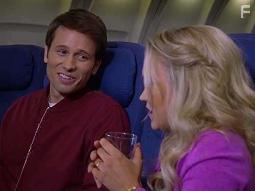 Emily Osment in Молодые и голодные (2014)