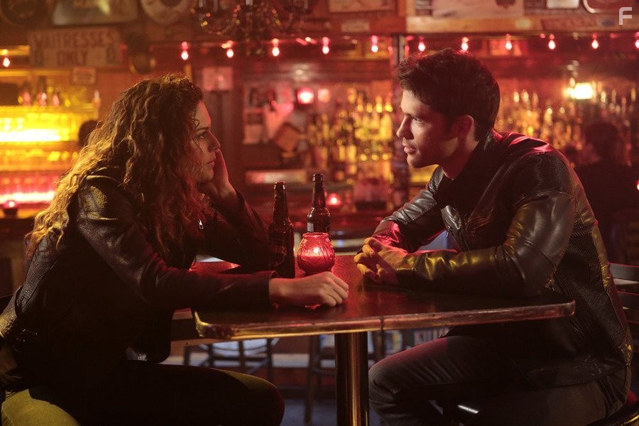 Ang?lica Celaya and David A. Gregory in Константин (2014)