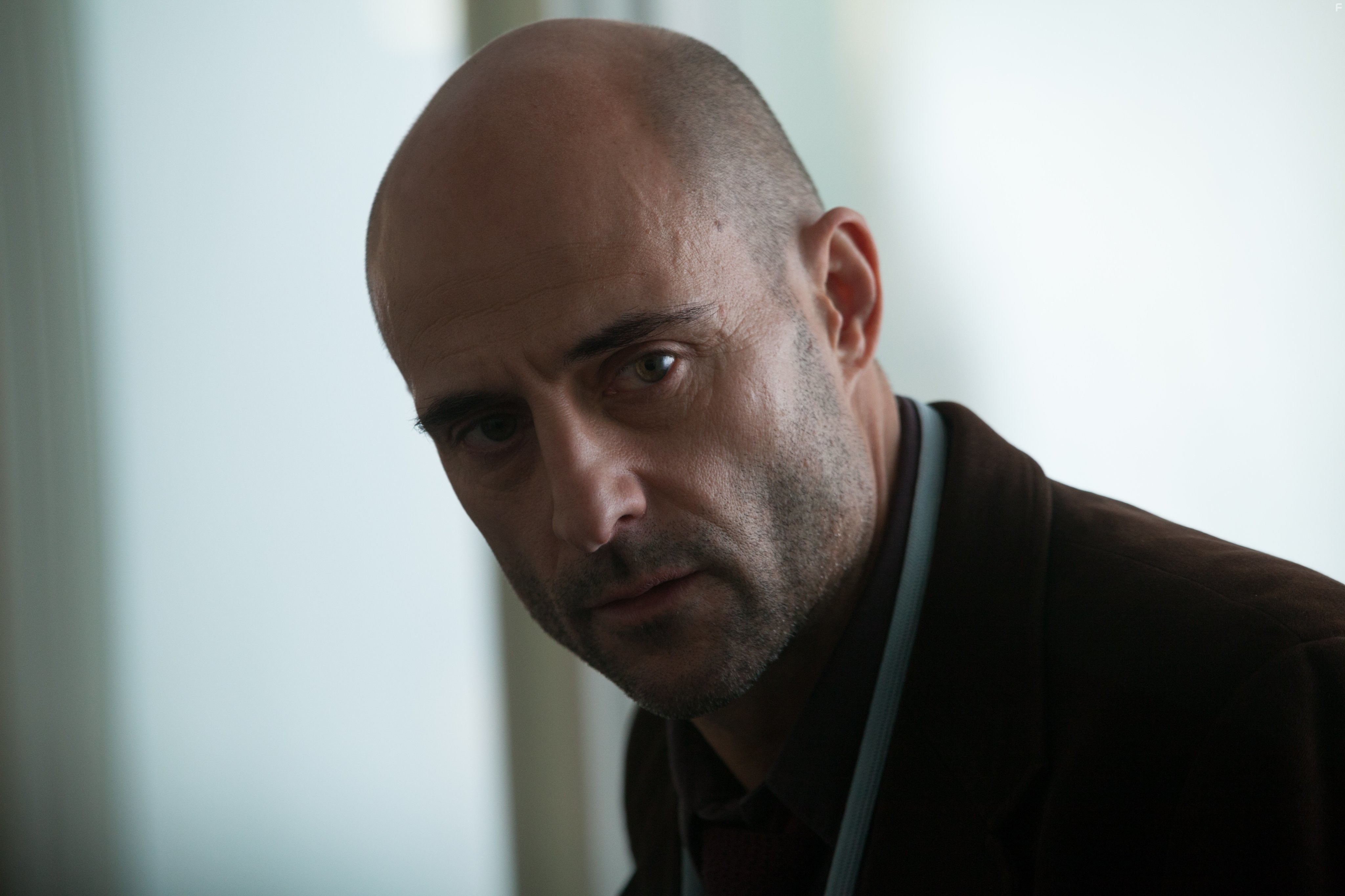 Mark Strong in Прежде чем я усну (2014)