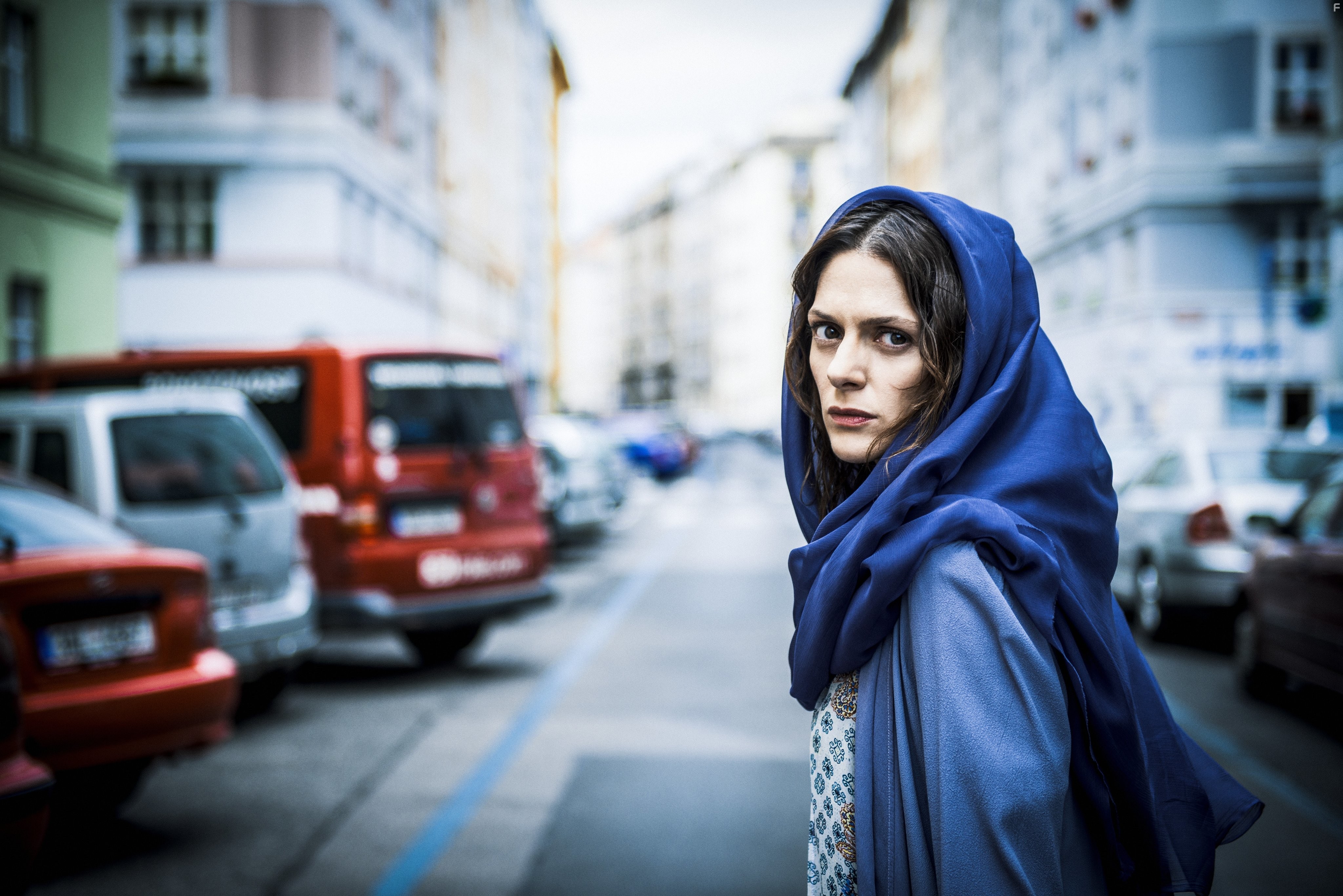 Kl?ra Issov? in Легенды (2014)