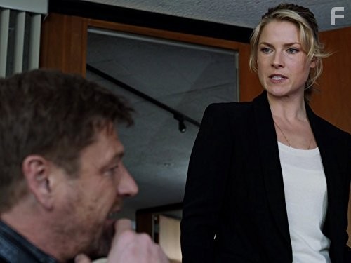 Sean Bean and Ali Larter in Легенды (2014)