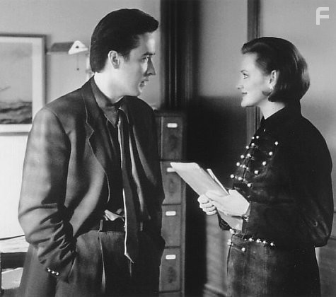 John Cusack and Joan Cusack in Убийство в Гросс-Пойнте (1997)