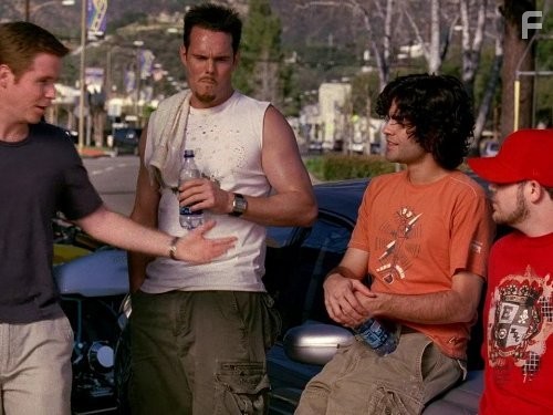 Kevin Dillon, Adrian Grenier, Kevin Connolly, and Jerry Ferrara in Красавцы (2004)
