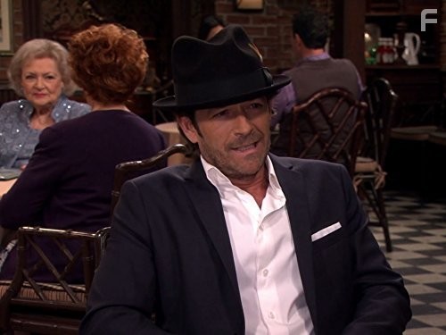 Luke Perry in Красотки в Кливленде (2010)