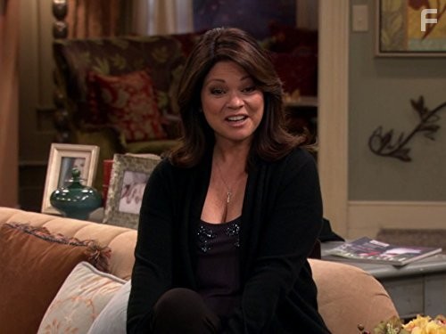 Valerie Bertinelli in Красотки в Кливленде (2010)