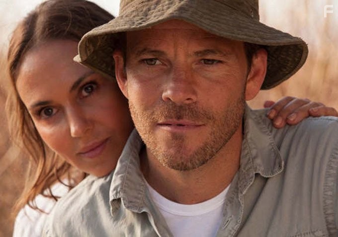 Stephen Dorff and Svetlana Metkina in Тепловой удар (2013)