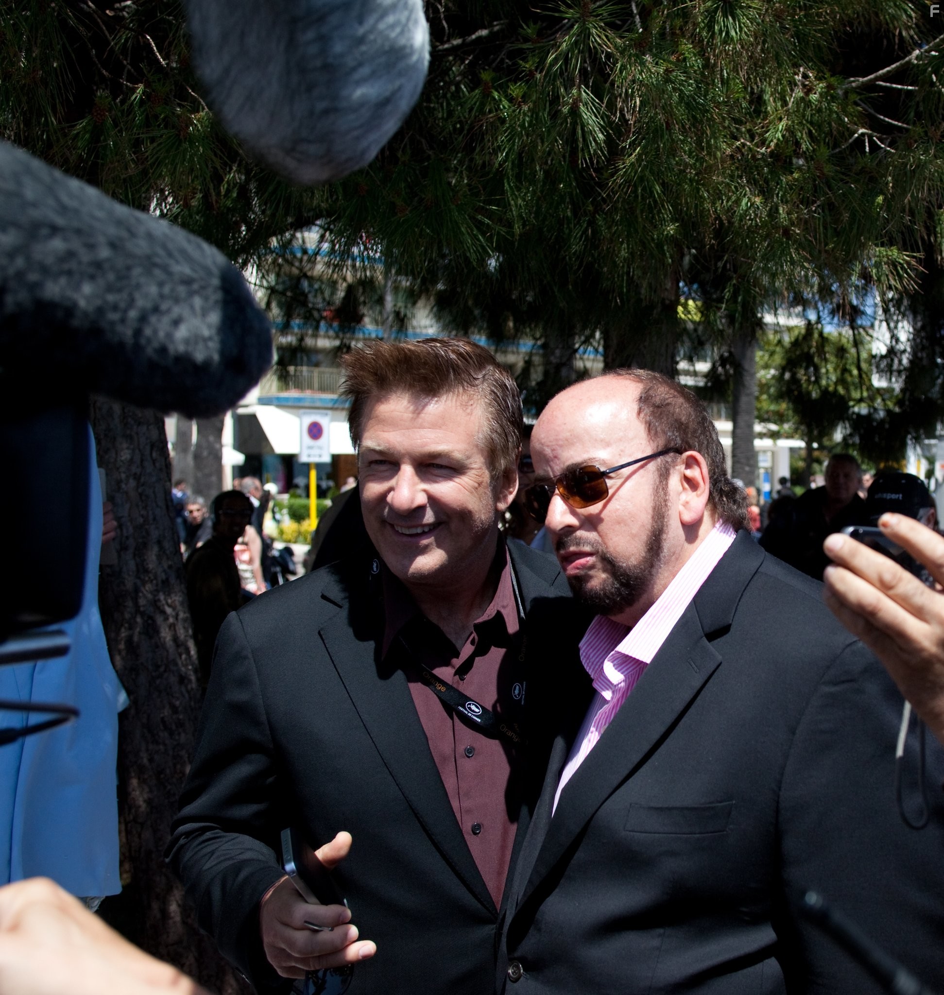 Alec Baldwin and James Toback in Seduced and Abandoned (2013)