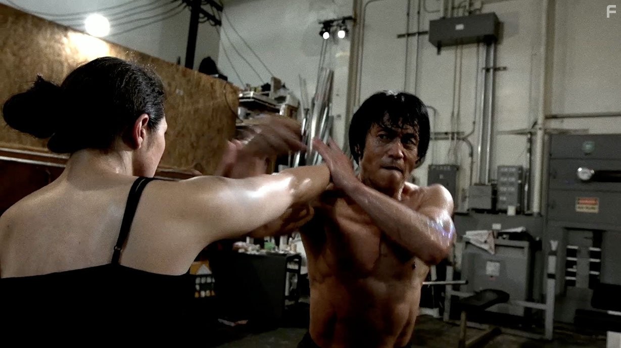 Toshiya Agata in Женщина-пистолет (2014)