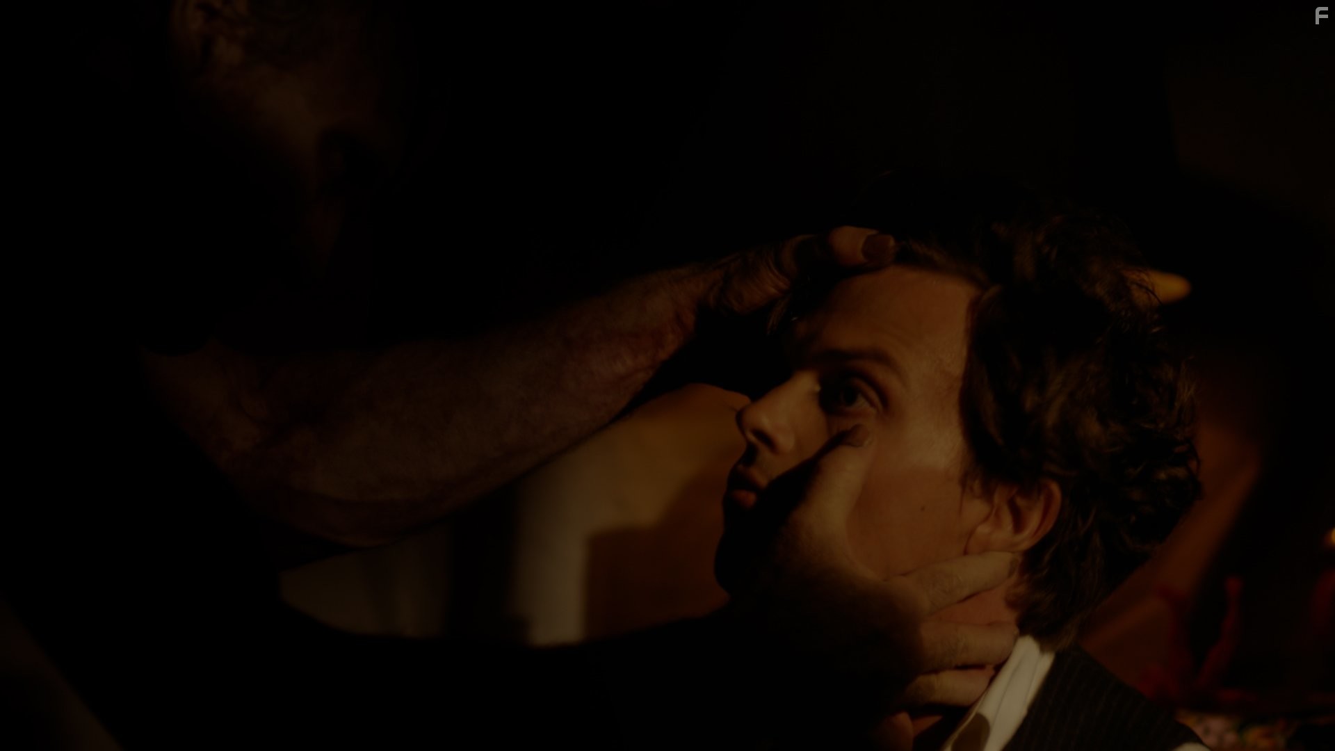 Matthew Gray Gubler in Пригородная готика (2014)