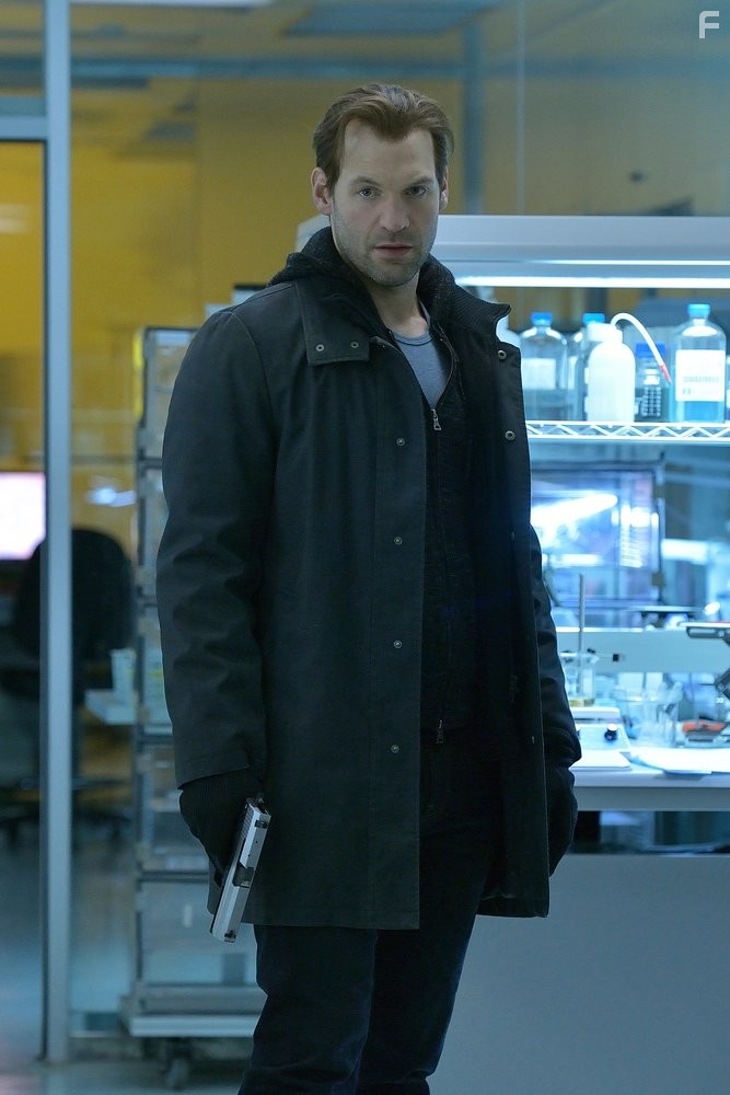 Corey Stoll in Штамм (2014)