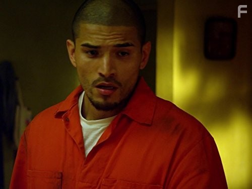 Miguel Gomez in Штамм (2014)