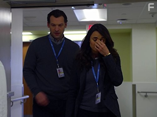 M?a Maestro and Corey Stoll in Штамм (2014)