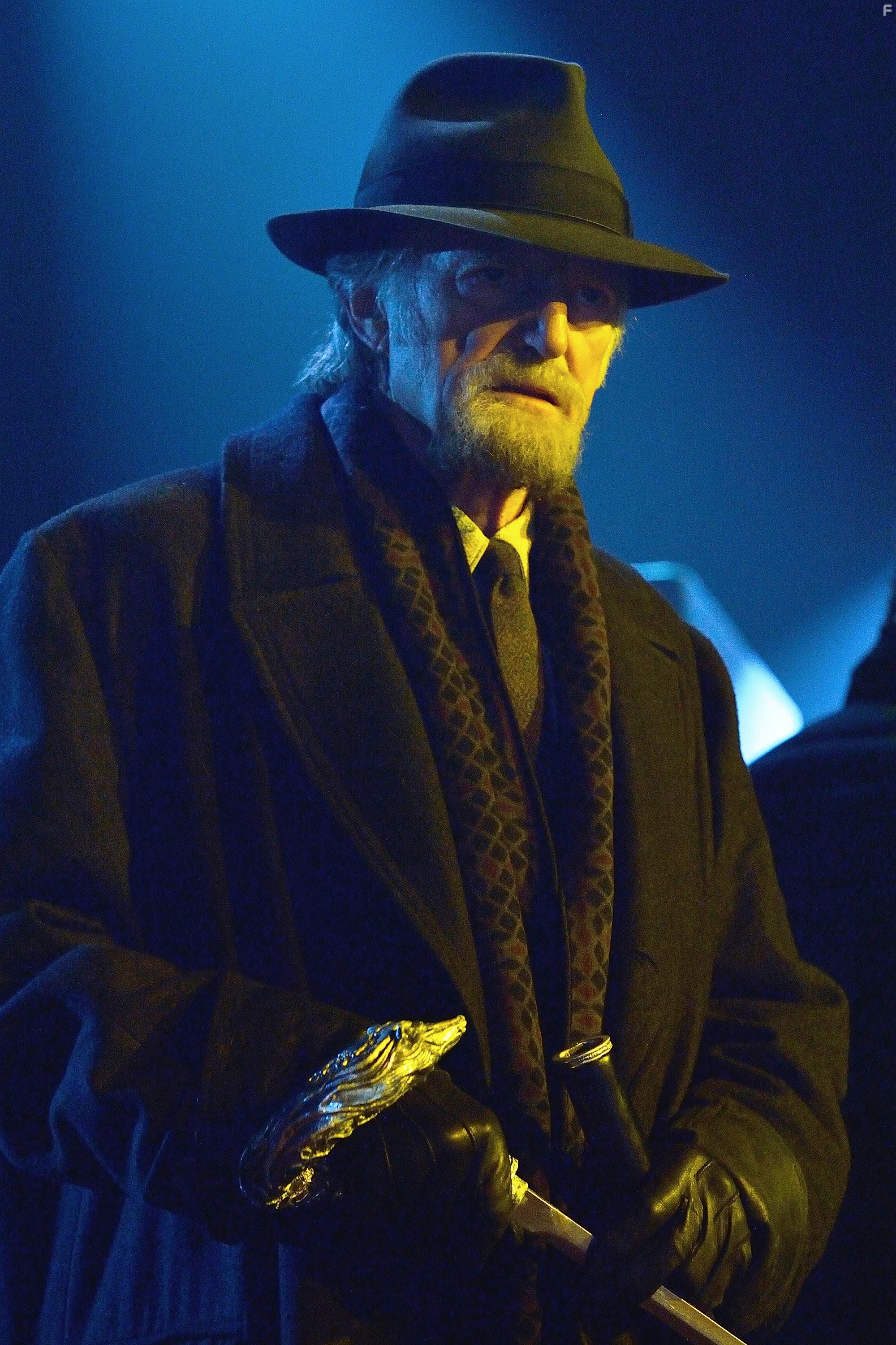 David Bradley in Штамм (2014)