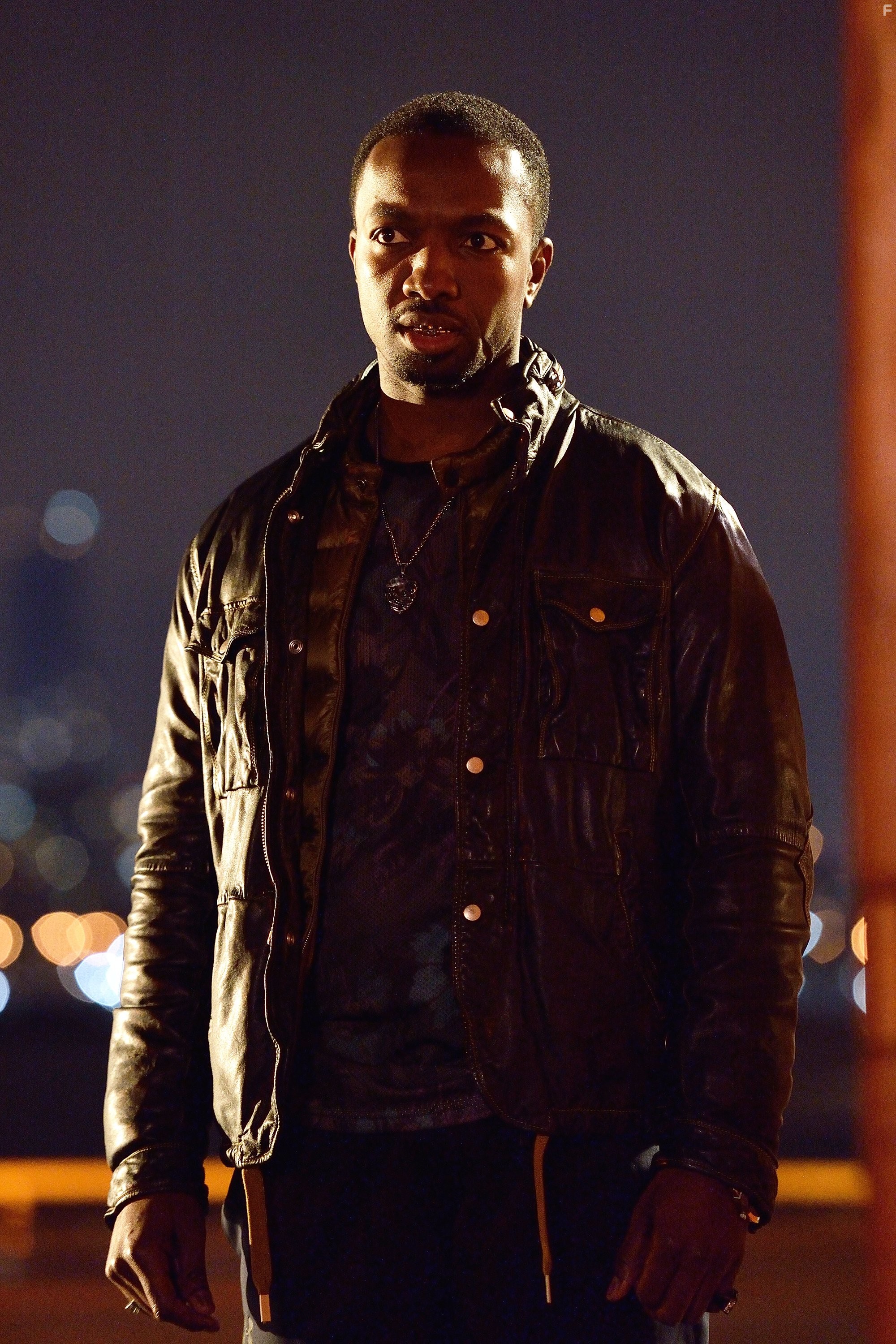 Jamie Hector in Штамм (2014)