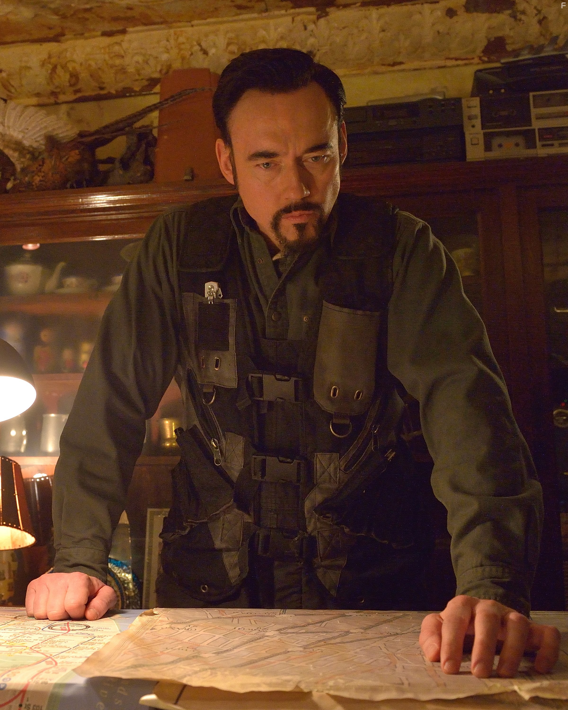 Kevin Durand in Штамм (2014)