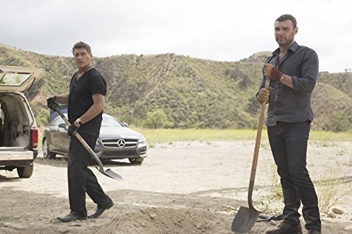 Liev Schreiber and Steven Bauer in Рэй Донован (2013)