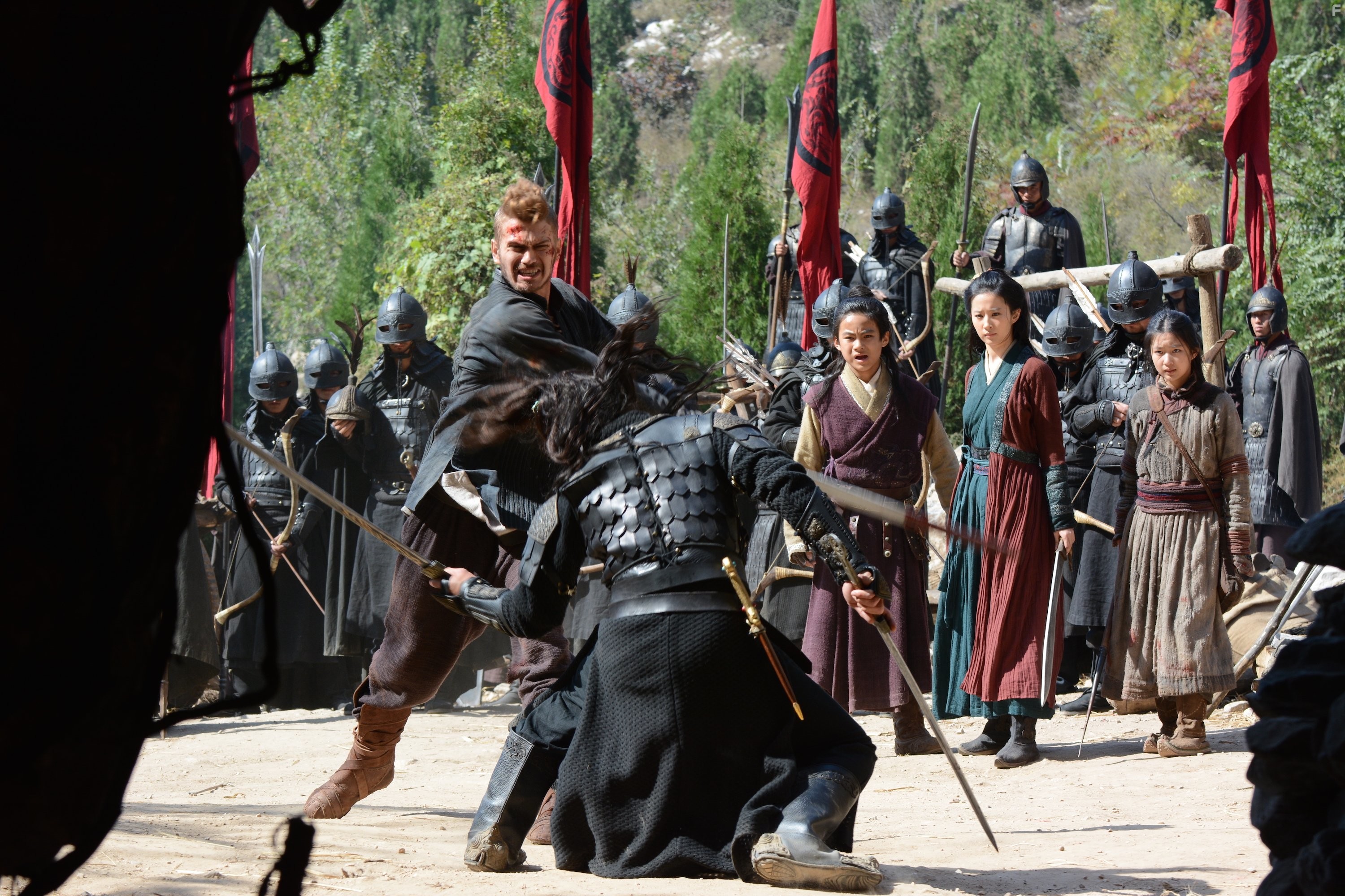 Hayden Christensen and Andy On in В изгнании (2014)