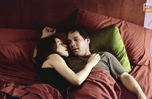 Rachel Weisz and Paul Rudd in Образ вещей (2003)