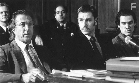 Dustin Hoffman, Billy Crudup, and Ron Eldard in Спящие (1996)