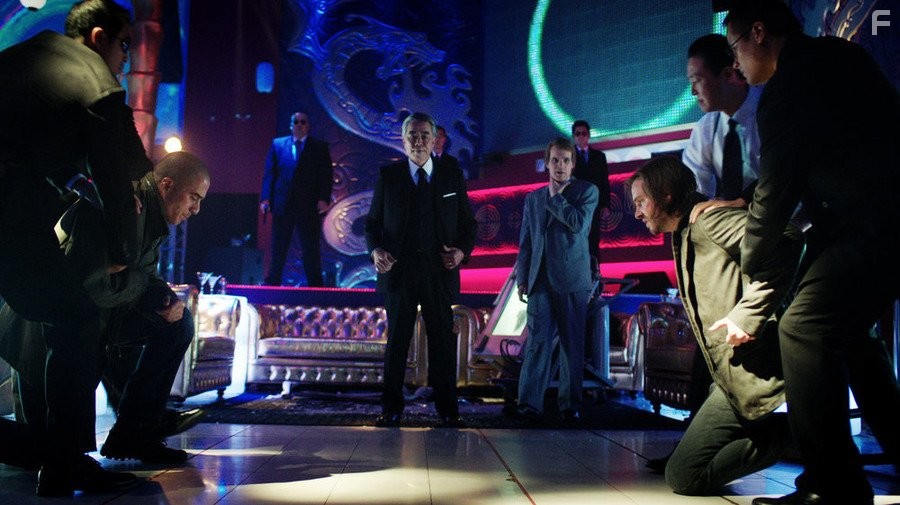 Kirk Acevedo and Aaron Stanford in 12 oбезьян (2015)